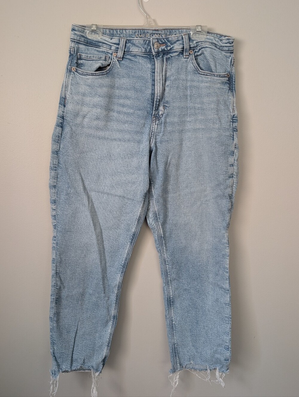 American Eagle Mom Jeans Size 12 Short Distressed Raw Hem Light Wash Denim